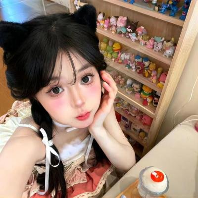 艾曼妞与罗丽妲